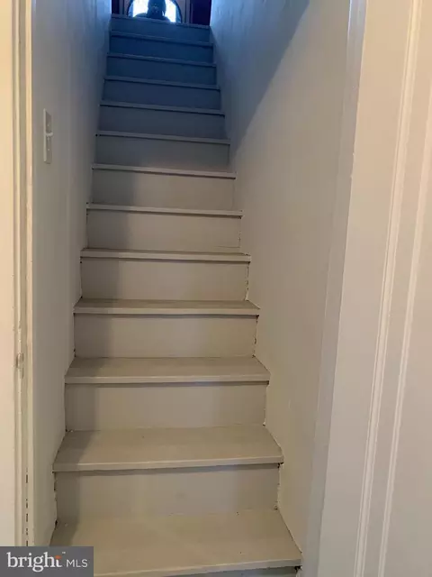 Entry Way - 77 S Rolling Rd, Springfield, PA 19064 photo 5 of 5