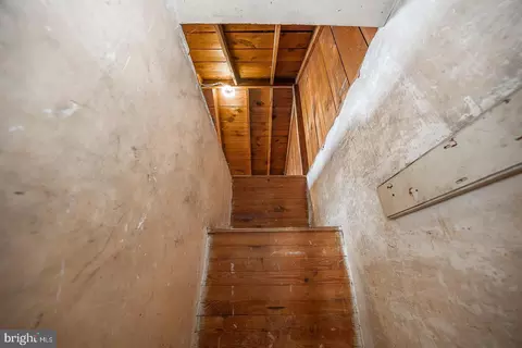 Entry Way - 232 Powell Rd, Springfield, PA 19064 photo 3 of 3