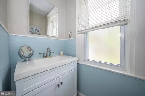 Bath - 232 Powell Rd, Springfield, PA 19064 photo 3 of 3