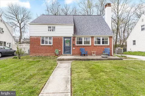 737 Quince Ln, Secane, PA 19018