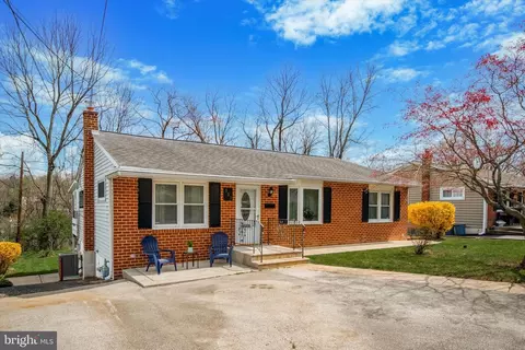351 Sussex Blvd, Broomall, PA 19008