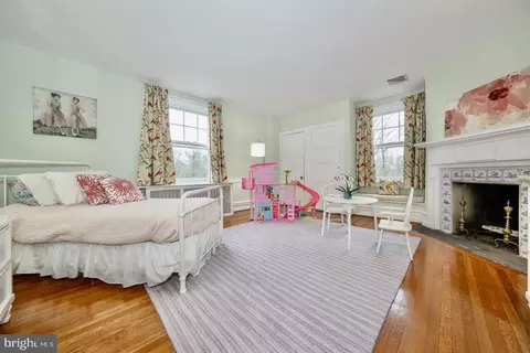 Living - 465 Belrose Ln, Wayne, PA 19087 photo 12 of 18