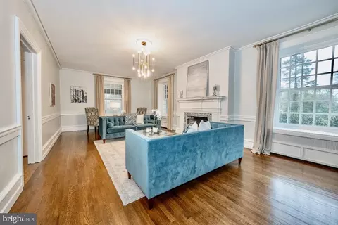 Living - 465 Belrose Ln, Wayne, PA 19087 photo 5 of 18