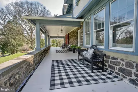 Exterior - 465 Belrose Ln, Wayne, PA 19087 photo 7 of 11