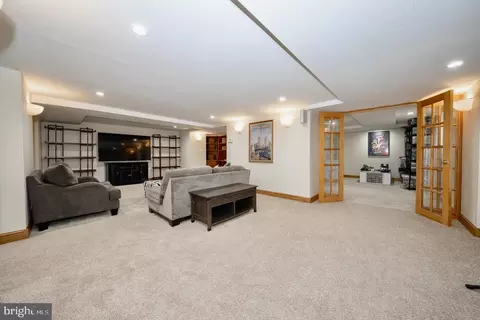 Living - 465 Belrose Ln, Wayne, PA 19087 photo 16 of 18