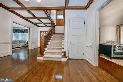 Entry Way - 465 Belrose Ln, Wayne, PA 19087 photo 4 of 7