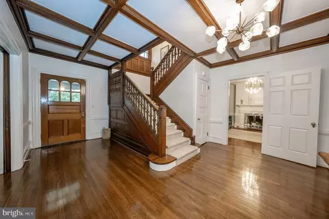 Entry Way - 465 Belrose Ln, Wayne, PA 19087 photo 2 of 7