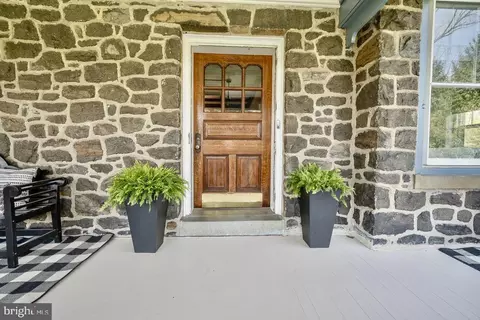 Entry Way - 465 Belrose Ln, Wayne, PA 19087 photo 1 of 7