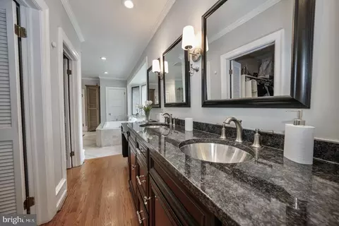 Bath - 465 Belrose Ln, Wayne, PA 19087 photo 4 of 11