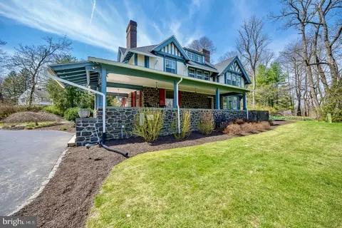 Exterior - 465 Belrose Ln, Wayne, PA 19087 photo 4 of 11