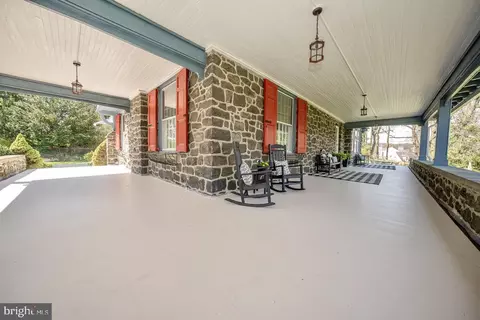 Exterior - 465 Belrose Ln, Wayne, PA 19087 photo 6 of 11