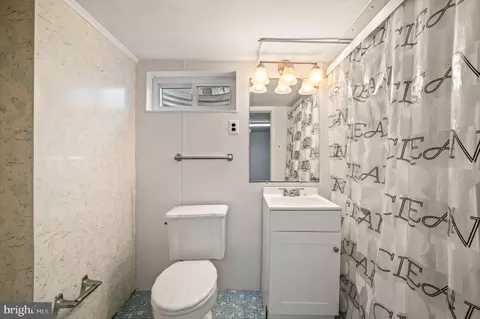 Bath - 2620 Central Ave, Marcus Hook, PA 19061 photo 2 of 2