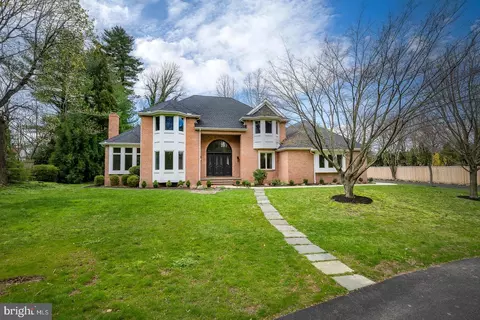 96 Chew Ln, Wayne, PA 19087
