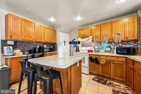 Kitchen - 337 Maypole Rd, Upper Darby, PA 19082 photo 2 of 4