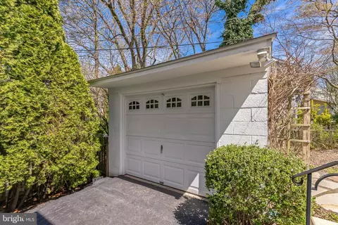 Exterior - 419 Locust Rd, Wayne, PA 19087 photo 14 of 17