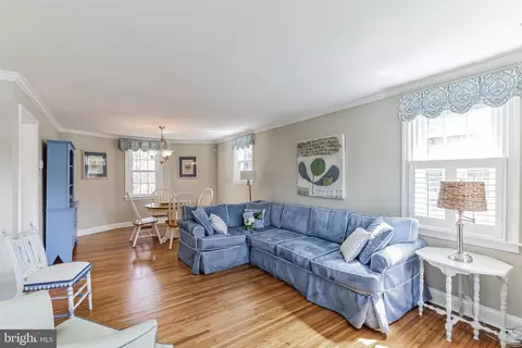 Living - 419 Locust Rd, Wayne, PA 19087 photo 2 of 2