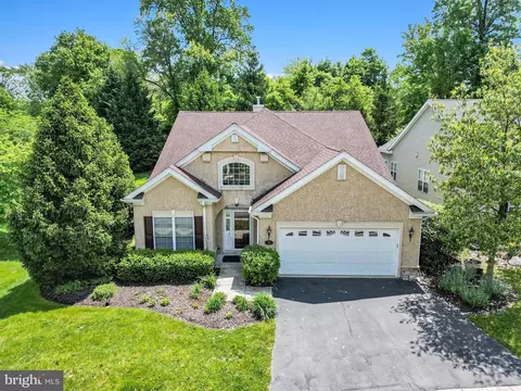 33 Brentwood Rd, Ogden, PA 19061