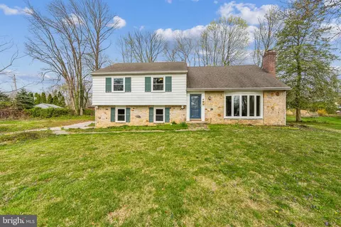 7 Sharpless Ln, Media, PA 19063