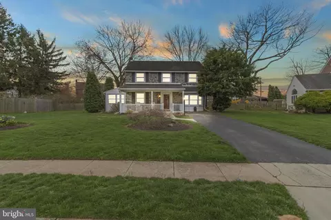 718 Hilltop Rd, Springfield, PA 19064