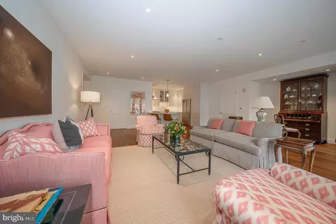 Living - 427 E Lancaster Ave #1204, Wayne, PA 19087 photo 2 of 5