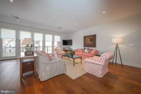 Living - 427 E Lancaster Ave #1204, Wayne, PA 19087 photo 4 of 5