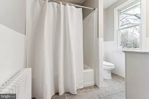 Bath - 252 N Aberdeen Ave, Wayne, PA 19087 photo 3 of 3