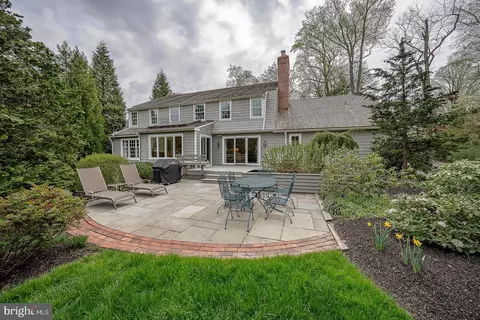 Exterior - 213 Ravenscliff Rd, Wayne, PA 19087 photo 5 of 10