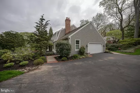 Exterior - 213 Ravenscliff Rd, Wayne, PA 19087 photo 10 of 10