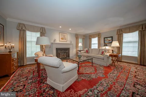 Living - 213 Ravenscliff Rd, Wayne, PA 19087 photo 9 of 10