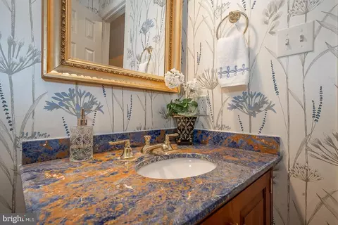 Bath - 213 Ravenscliff Rd, Wayne, PA 19087 photo 2 of 17