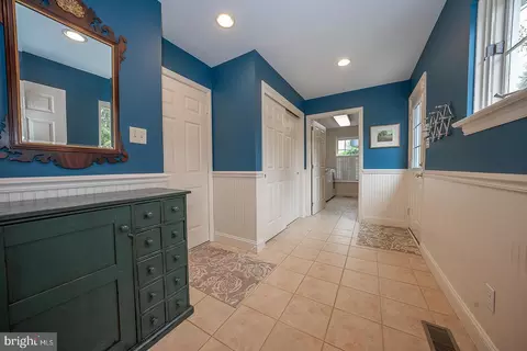 Bath - 213 Ravenscliff Rd, Wayne, PA 19087 photo 17 of 17