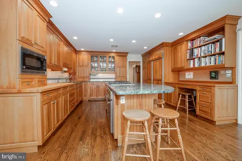 Kitchen - 213 Ravenscliff Rd, Wayne, PA 19087 photo 3 of 6