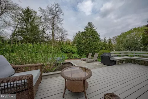 Exterior - 213 Ravenscliff Rd, Wayne, PA 19087 photo 6 of 10