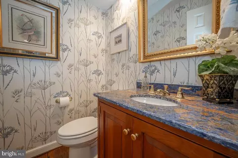 Bath - 213 Ravenscliff Rd, Wayne, PA 19087 photo 1 of 17