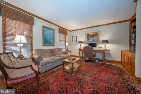 Living - 213 Ravenscliff Rd, Wayne, PA 19087 photo 2 of 10