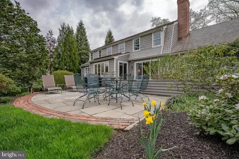 Exterior - 213 Ravenscliff Rd, Wayne, PA 19087 photo 4 of 10