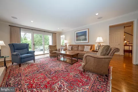 Living - 213 Ravenscliff Rd, Wayne, PA 19087 photo 7 of 10