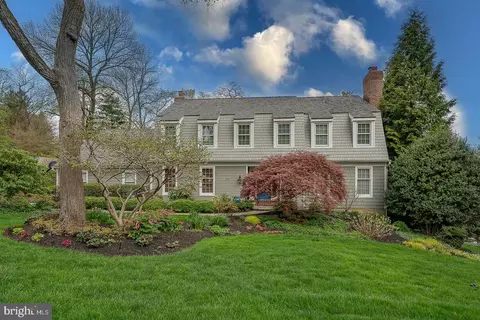 Exterior - 213 Ravenscliff Rd, Wayne, PA 19087 photo 2 of 10