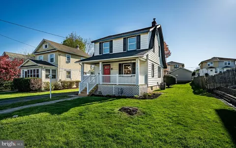 15 Elbon Rd, Brookhaven, PA 19015