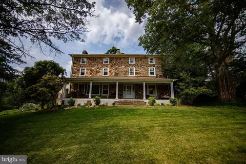 363 Valleybrook Rd, Glen Mills, PA 19342
