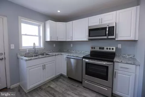 1304 10th St, Eddystone, PA 19022