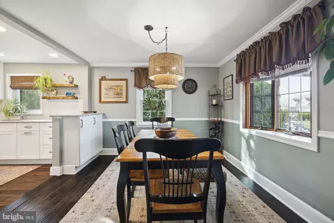 Dining - 844 Cricket Rd, Secane, PA 19018 photo 1 of 6