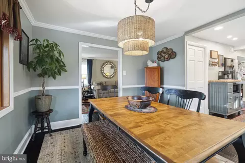 Dining - 844 Cricket Rd, Secane, PA 19018 photo 6 of 6