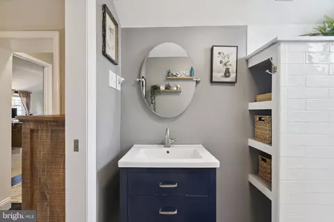 Bath - 844 Cricket Rd, Secane, PA 19018 photo 7 of 7