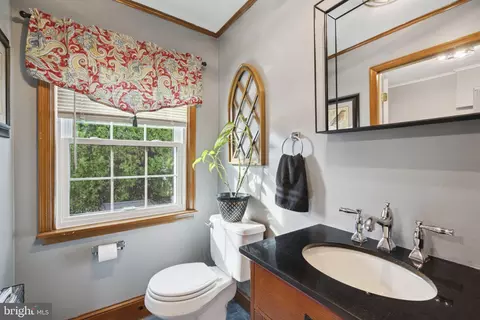 Bath - 844 Cricket Rd, Secane, PA 19018 photo 4 of 7