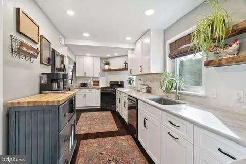 Kitchen - 844 Cricket Rd, Secane, PA 19018 photo 1 of 7