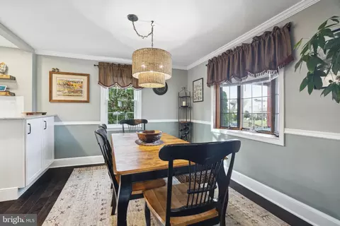 Dining - 844 Cricket Rd, Secane, PA 19018 photo 2 of 6