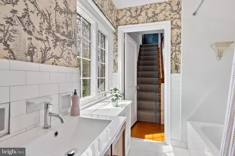 Bath - 113 Banbury Way, Wayne, PA 19087 photo 4 of 5