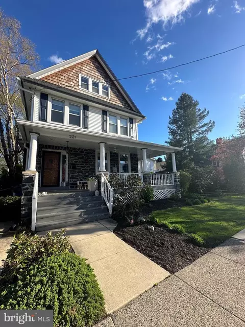 221 Kathmere Rd, Havertown, PA 19083