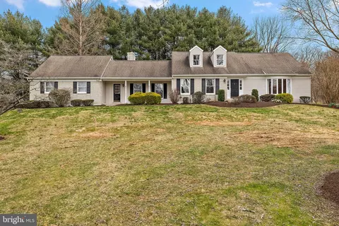 37 Bolingbroke Rd, West Chester, PA 19382